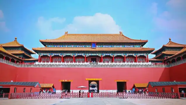 【贈珍寶館】故宮博物院～門票+資深導遊3小時講解～可選私人導覽