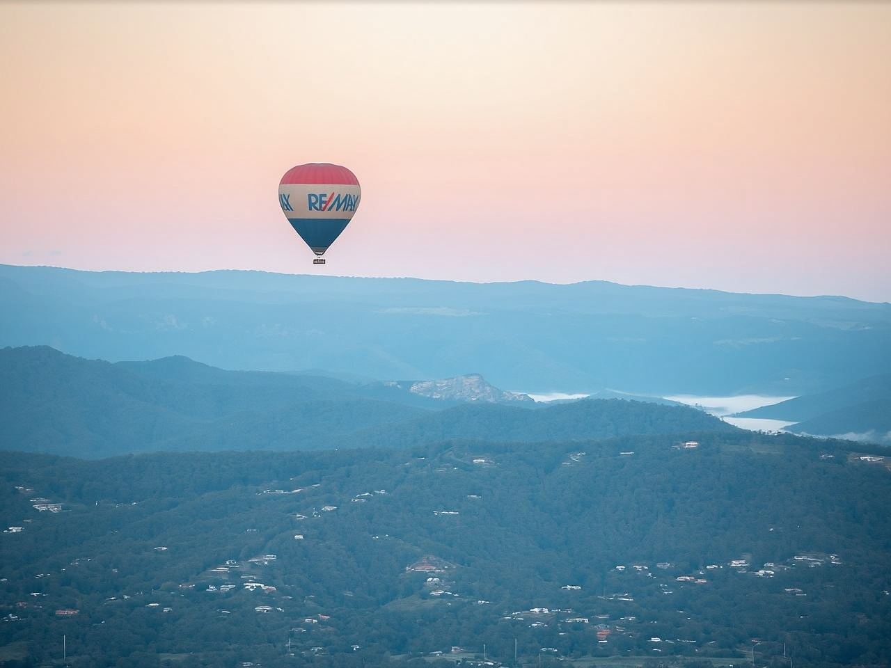 Centre-ville de Melbourne|Vol en montgolfière dans la vallée de Yarra [Navette depuis le centre-ville incluse]|Petit-déjeuner en option|Inclus certificat de vol