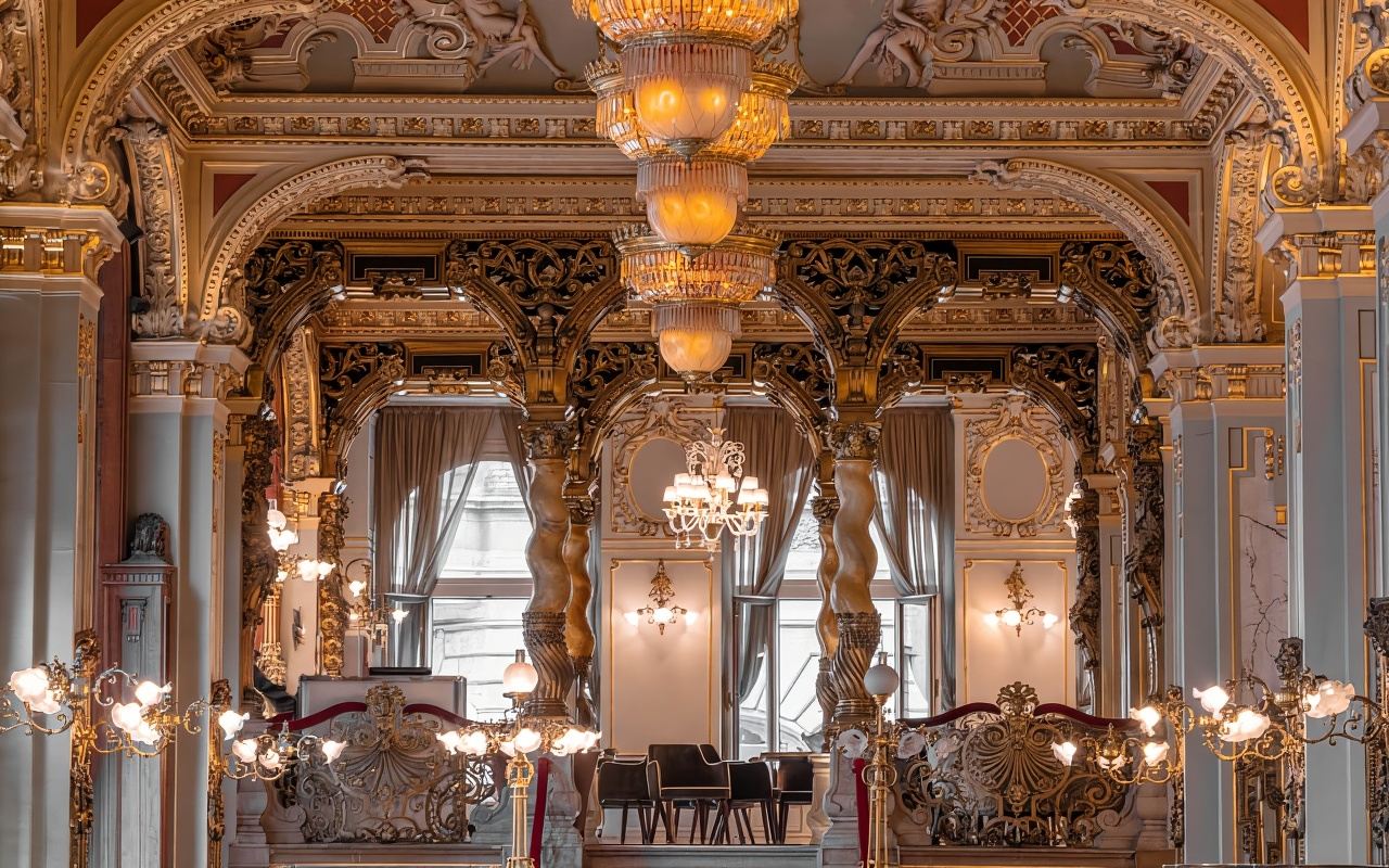 Tour di un giorno a Budapest: Bastione dei pescatori, Caffè New York e crociera panoramica sul Danubio