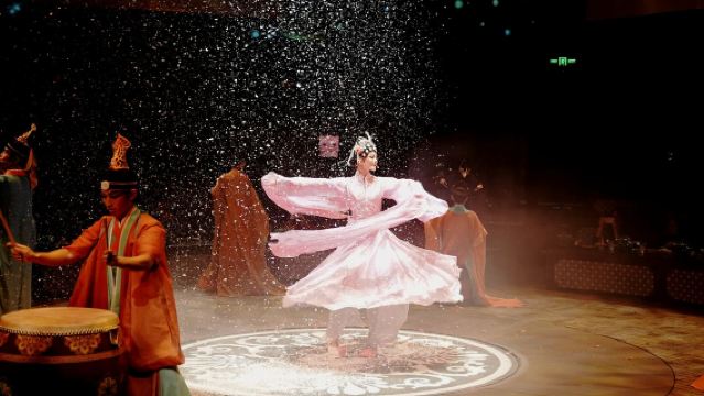 【宴天下・宮廷饗宴】上海宴天下・宴楽(上海一号店)|パノラマ没入型古代文化帝王ディナーショー【昼食/夕食+ショー鑑賞オプション】