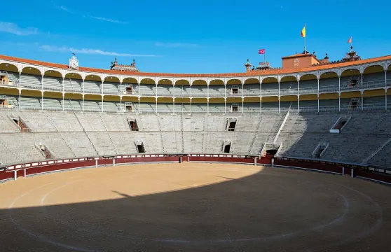 拉斯文塔斯鬥牛場＋麗池公園＋阿蘭胡埃斯王宮一日遊