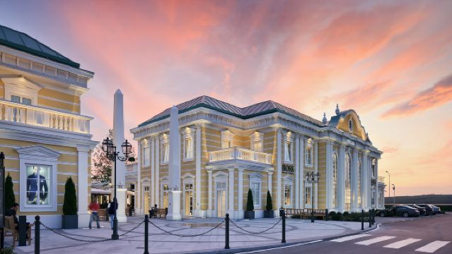 Parndorf Shopping Outlets - Shuttle Bus Transfer