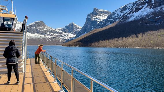 โบโด: การล่องเรือชายฝั่ง Kjerringøy และ Silent