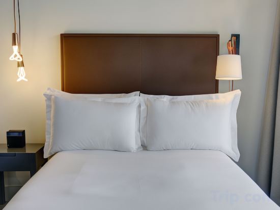 The Boro Hotel Room Type - King or Queen Room