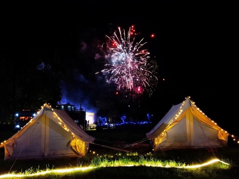 杭州桐洲島·過夜露營【森系野奢帳篷+雙人床+天幕桌椅+小夜燈+洗漱用品+雙人早餐】