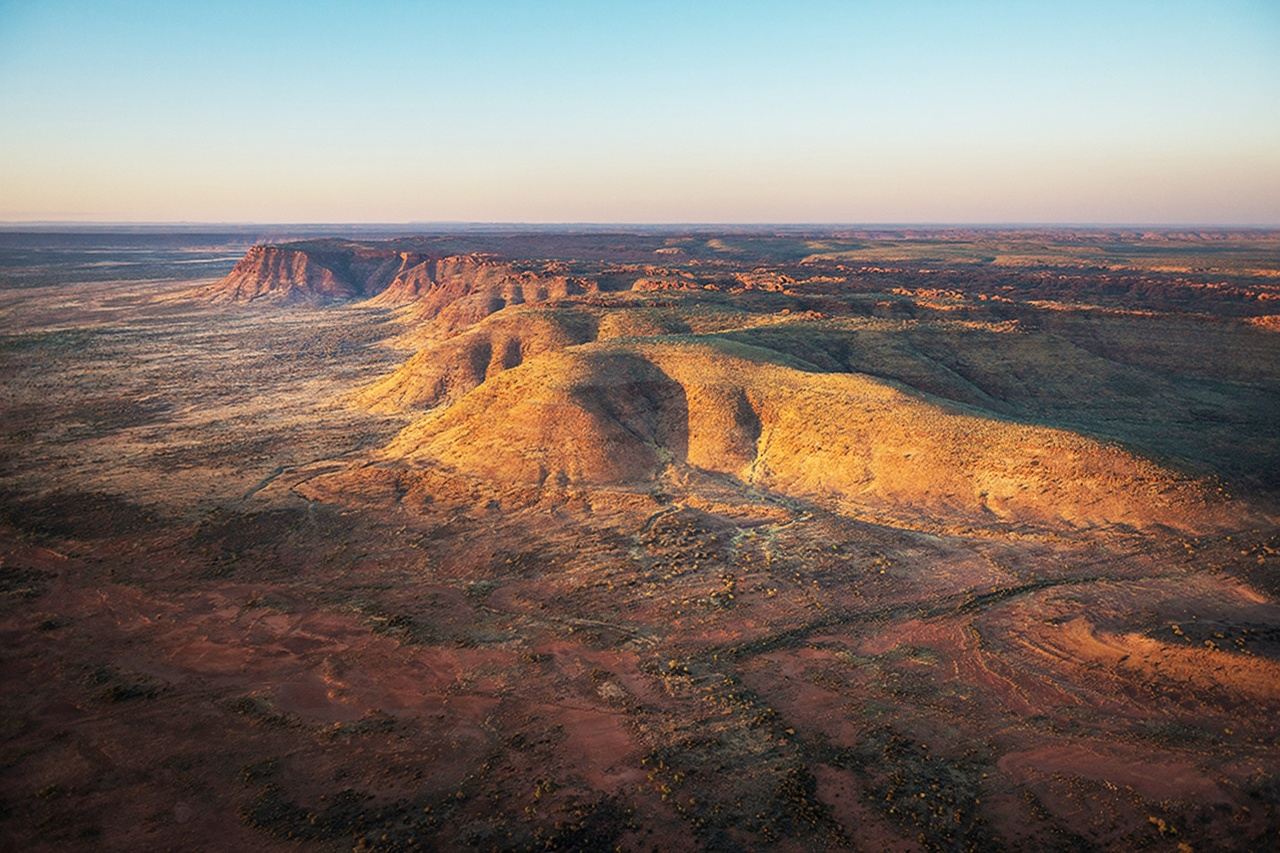 15-Minute Helicopter Scenic Flight over Kings Canyon Carpark in Northern Territory