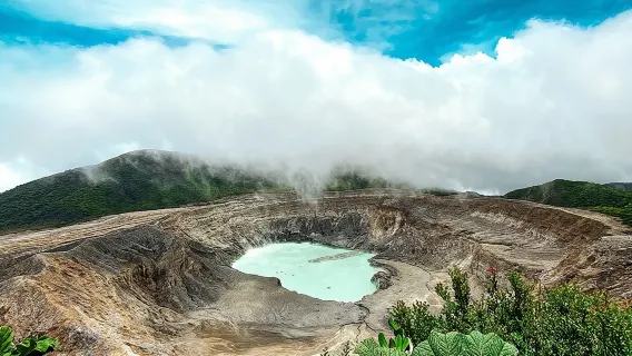 Poás Volcano and Coffee Tour with Tasting and La Paz Falls