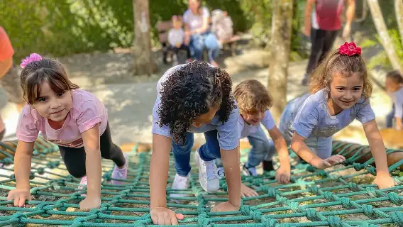 Visit Vila Encantada, the dinosaur park in Pomerode!