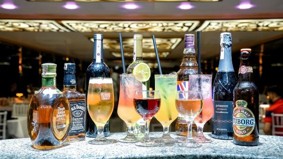 Bosporus-Bootstour: Sonnenaufgang, Mittag und Sonnenuntergang