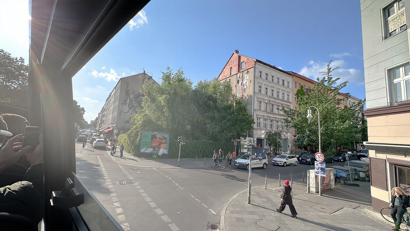 Berlin: Live-Guided Evening Sightseeing Tour by Open-top Bus