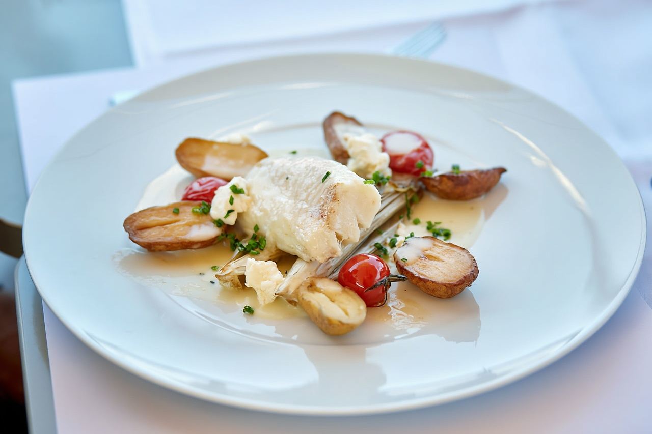 ルツェルン：ルツェルン湖ファーストクラスクルーズ（3コースランチ付き）