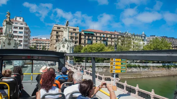 San Sebastian: Xe buýt tham quan thành phố Hop-On Hop-Off