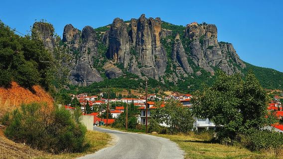 Meteora Monasteries: Full Day Tour from Athens