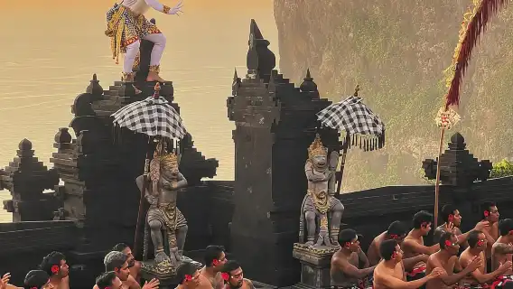 峇裡島:水下漫步、烏魯瓦圖寺和 Kecak 舞蹈