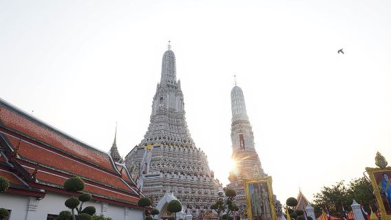 Bangkok: Wat Pho and Wat Arun Guided Walking Tour (2 Hours)