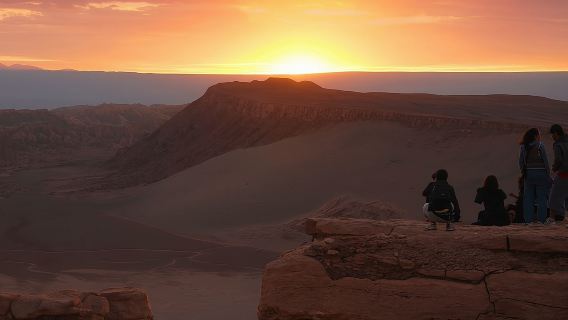 San Pedro de Atacama: Matahari terbenam di Lembah Bulan
