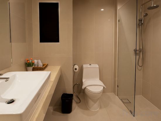Avana Laemchabang Hotel - Tap to explore photos