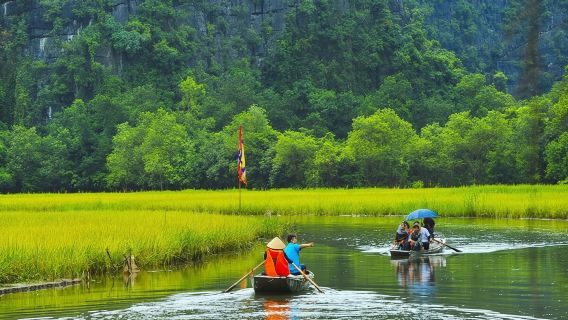 Ninh Binh Luxury Tour to Hoa Lu Tam Coc Mua Cave Bich Dong 9Pax