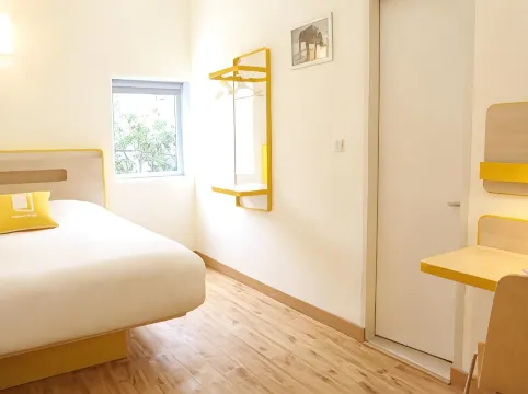 Bloomrooms @ Link Road