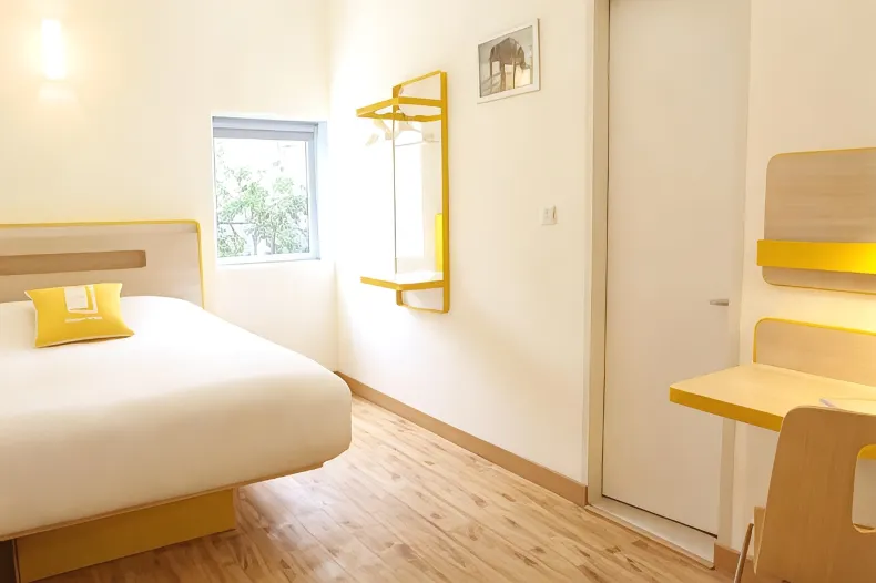 Bloomrooms @ Link Road