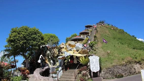 one-day tour to Chocolate Hills in Bohol, Philippines