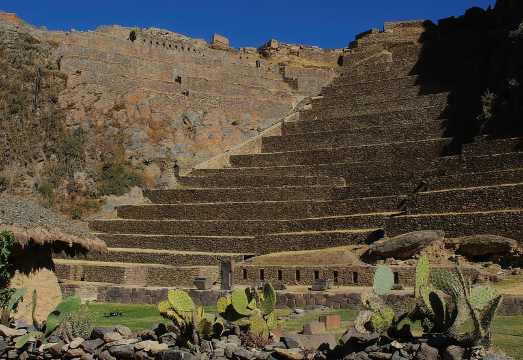 Pisac Indian Market and Ollantaytambo Fortress with Lunch