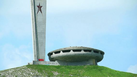 Buzludzha, Monumento alla Libertà di Shipka, Chiesa commemorativa di Shipka e Golyama Kosmatka