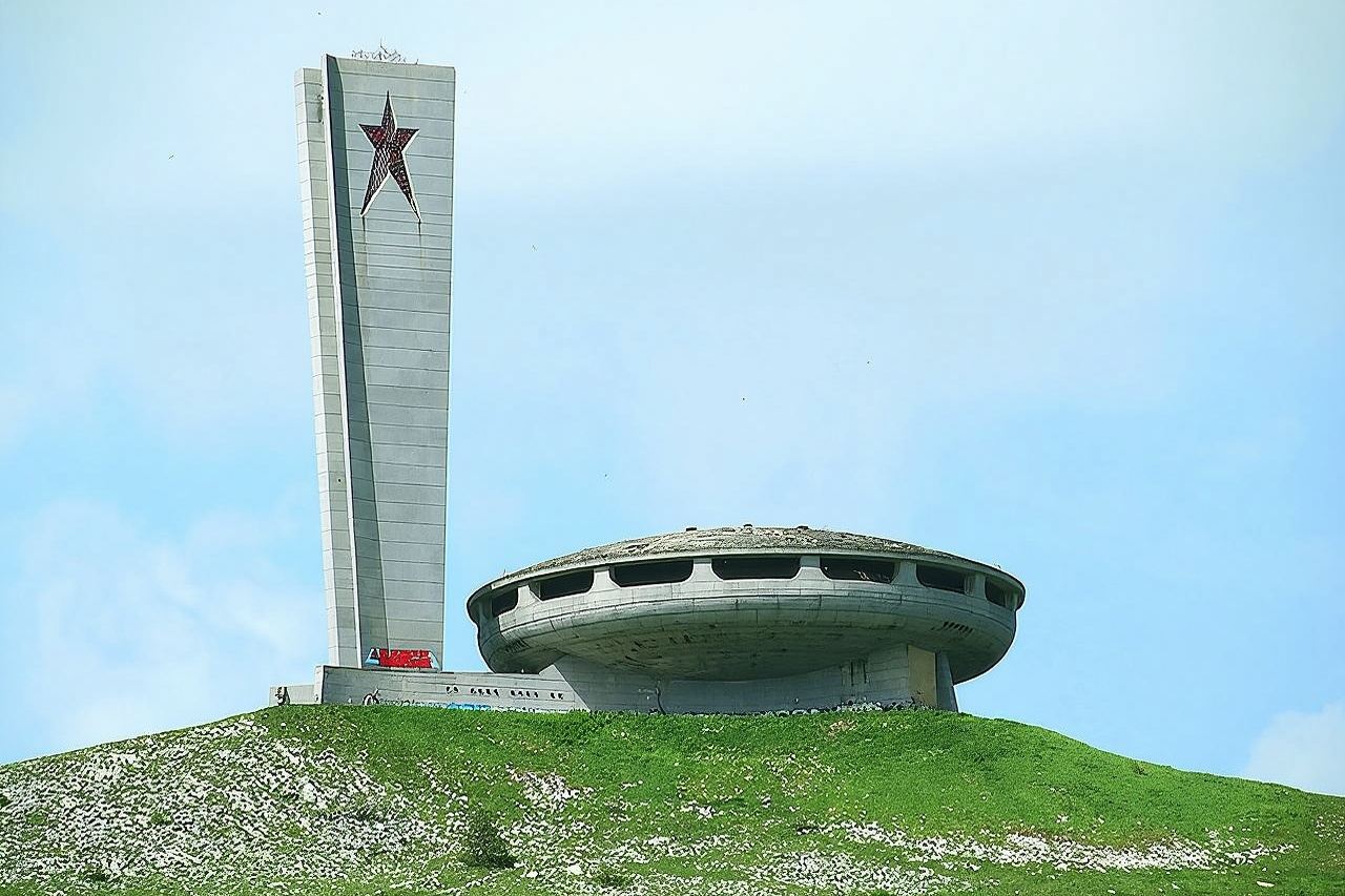 Buzludzha, Monumento alla Libertà di Shipka, Chiesa commemorativa di Shipka e Golyama Kosmatka