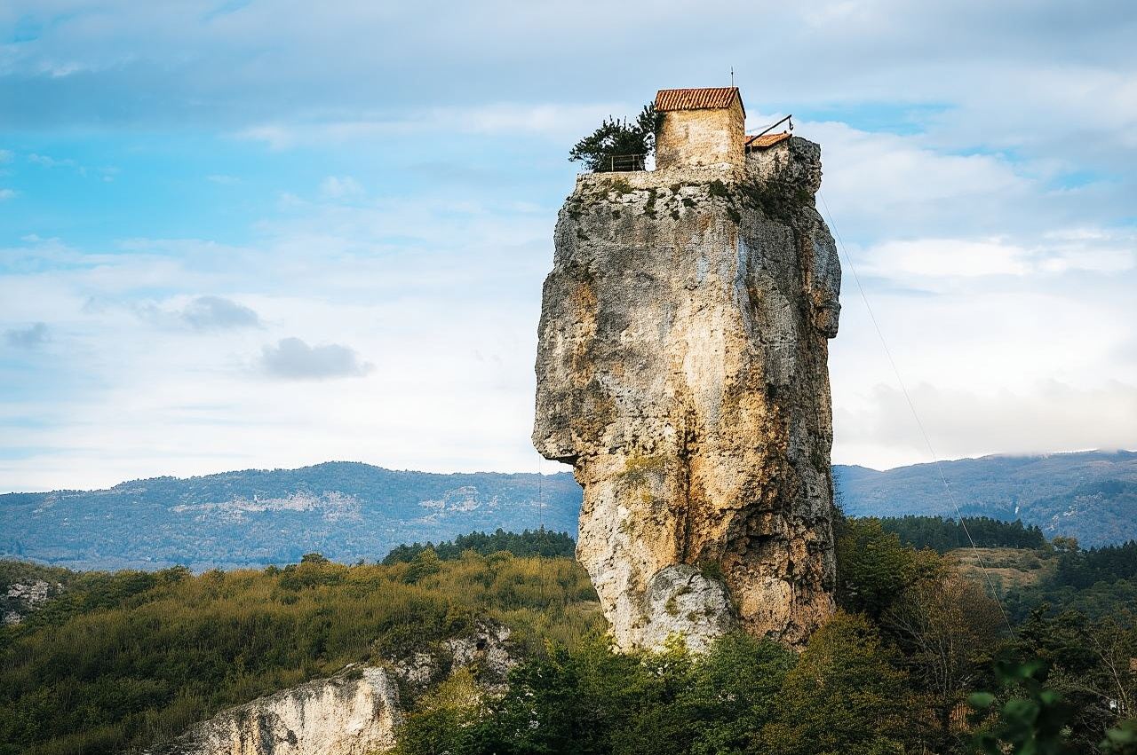 Kutaisi:Chiatura Tour with Katskhi Pillar & Cable Car Experience