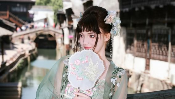 Shanghai Day Tour:Zhujiajiao Ancient Watertown+ERA Acrobatic Show+Hanfu Photoshoot