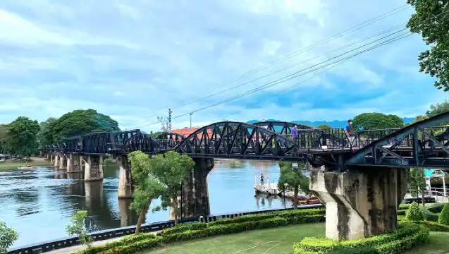 【私人導覽】曼谷出發◆北碧桂河大橋+死亡鐵路+巨型雨樹一日遊