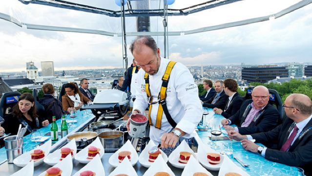 アラブ首長国連邦ドバイ首長国ドバイマリーナ日帰りツアー【ドバイ空中ディナー体験65443】