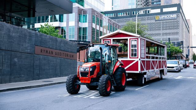 Narrated Sightseeing Tractor Tour of Nashville