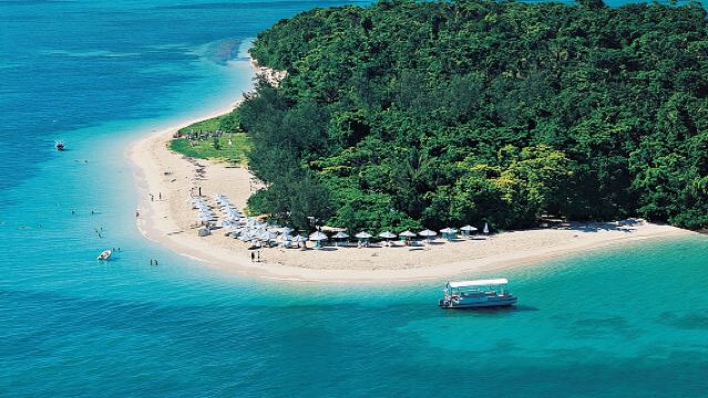 ทริปเต็มวันเกาะกรีนไอส์แลนด์จากแคนส์พร้อมบริการรับส่งในเมือง