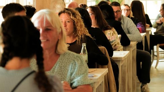 Palma: 3-hour drag show with brunch, live performances, and welcome drink