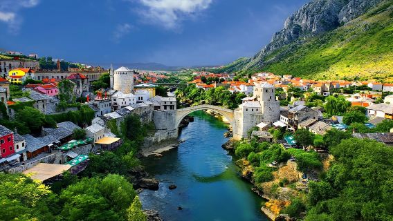 Da Spalato o Trogir: tour di gruppo di Mostar e delle cascate di Kravica