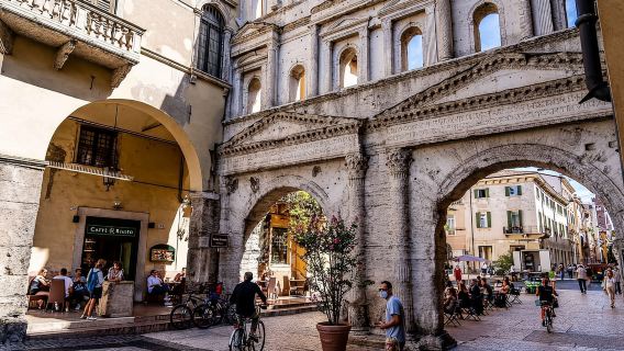 Verona Walking Tour: Arena, Fast Entry