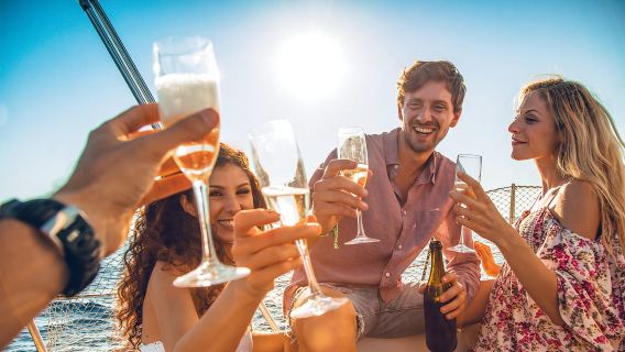 Albufeira: Experiencia de navegación al atardecer en el Algarve