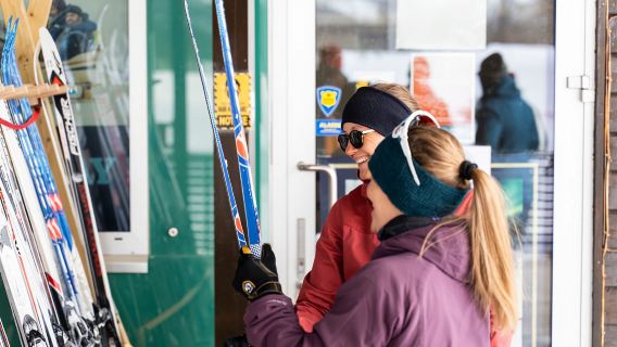 Breivikeidet: Cross-Country Skiing & Husky Visit