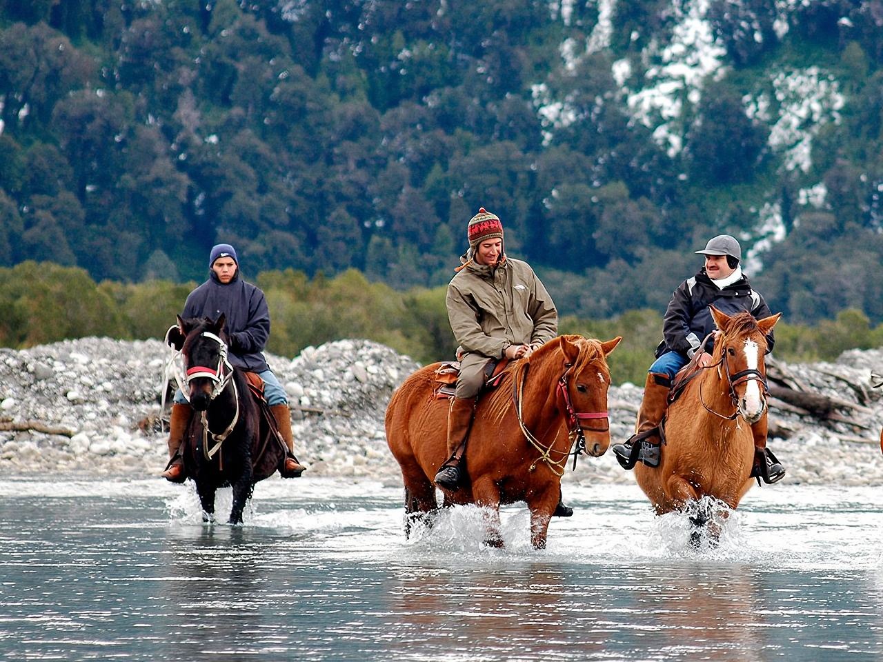 Horseback riding tour and lunch in Bariloche, Argentina - half-day tour