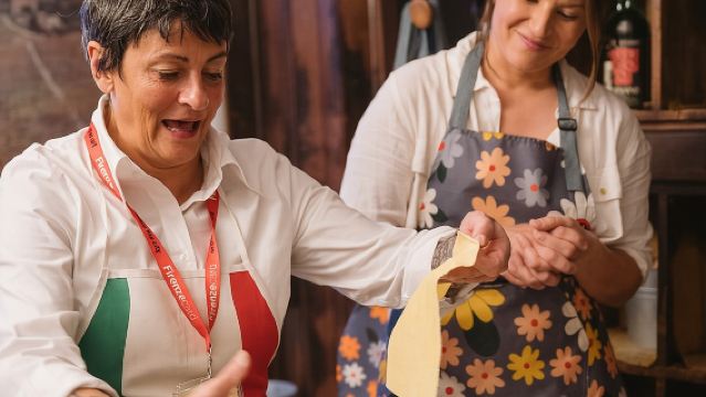 佛羅倫斯：烹飪課，學習製作義大利麵和提拉米蘇，無限暢飲葡萄酒