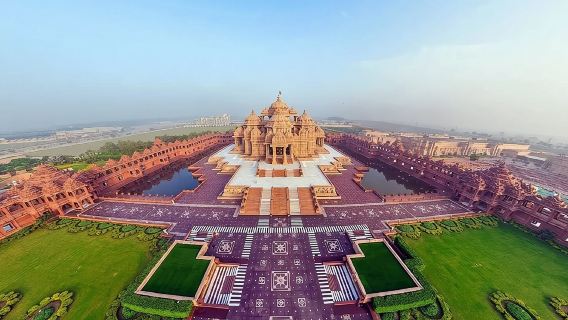 Delhi: Visits to Swaminarayan Akshardham with guide & transfers