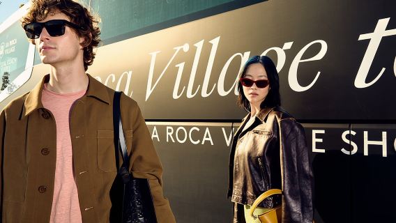 La Roca Village Shopping Express: Roundtrip from Barcelona