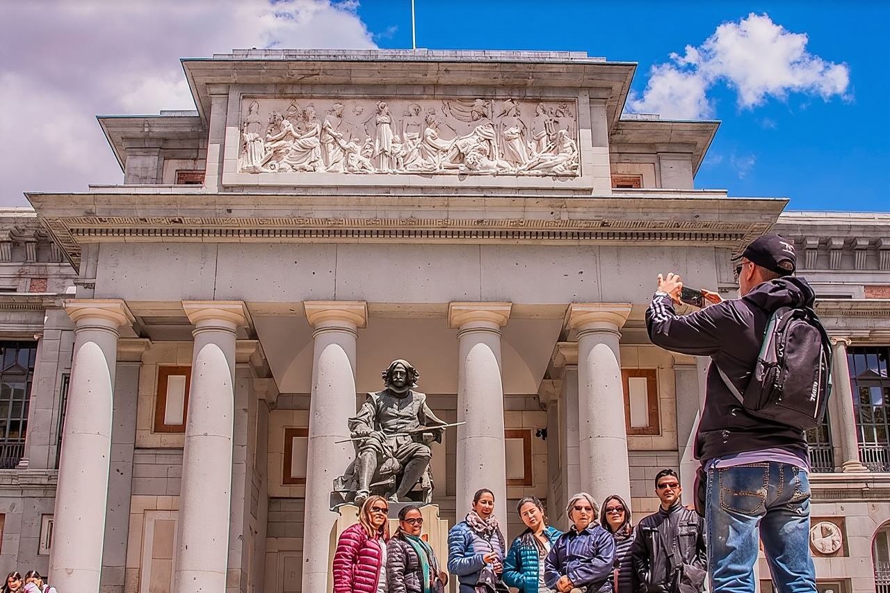 Prado Museum Guided Tour with Skip-the-Line & Optional Tapas