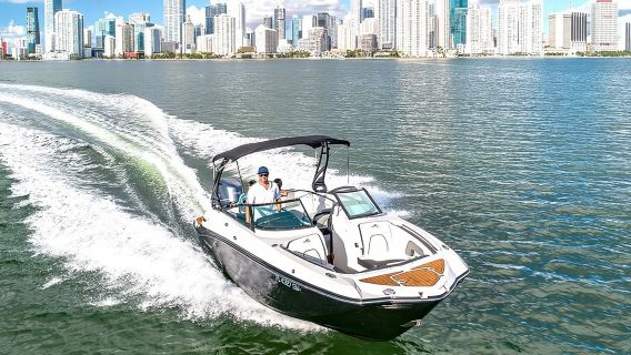 Miami Biscayne Bay Private Boat Experience with Captain