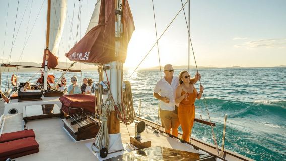 Crociera al tramonto alle Isole Whitsunday con opzione snack | Airlie Beach/Hamilton | Lady Enid/Providence V/On the Edge/Sundowner/Camira