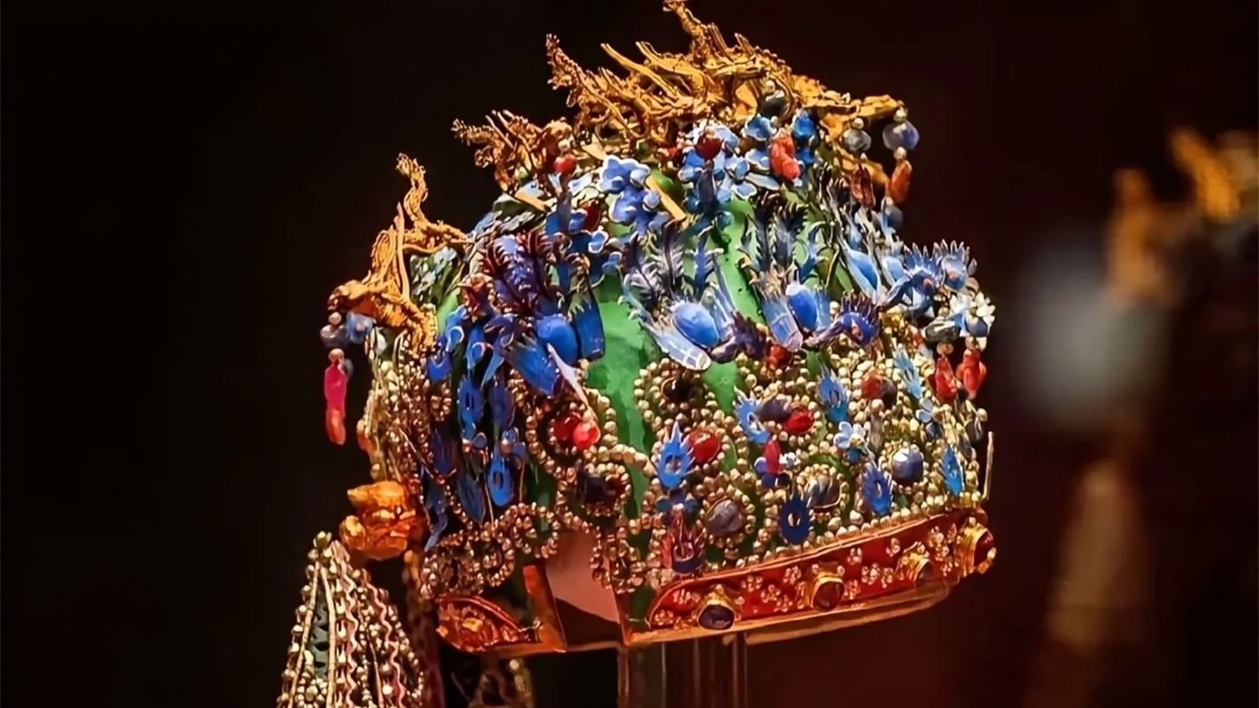 Blossoms Along the Way: Exploring Luoyang with Multilingual Guides (Chinese, English, Russian): National Peony Park + Museums EA