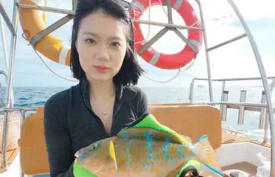 廣西北海潿洲島遊艇帆船租賃拼船包船出海觀鯨尋鯨浮潛海釣旅遊