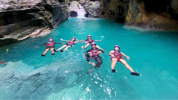 Tour por la isla de Moalboal y barranquismo en Kawasan (Badian) en Cebú