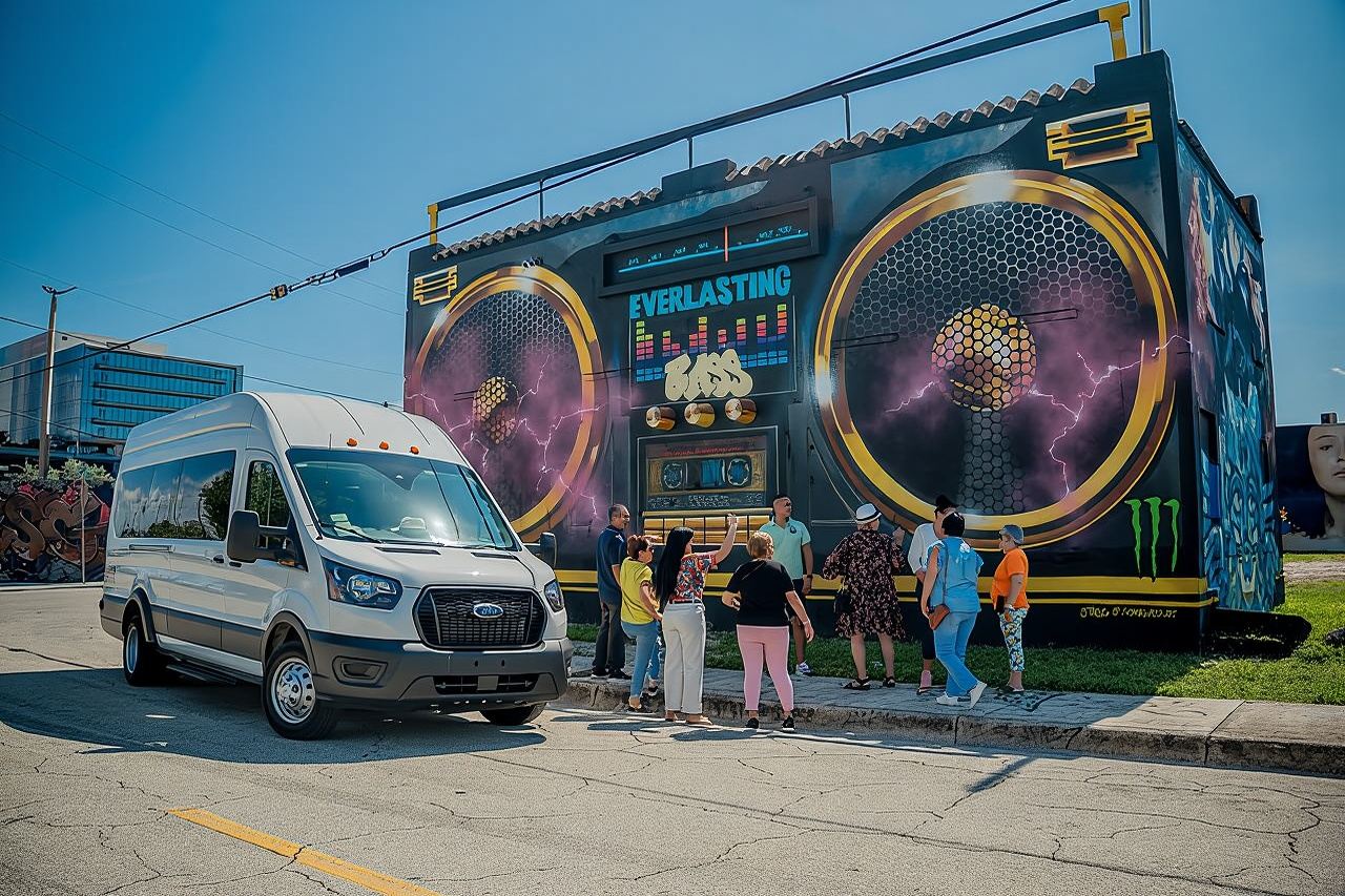 Small group Miami City Tour–Discover Miami like a VIP (14pax)